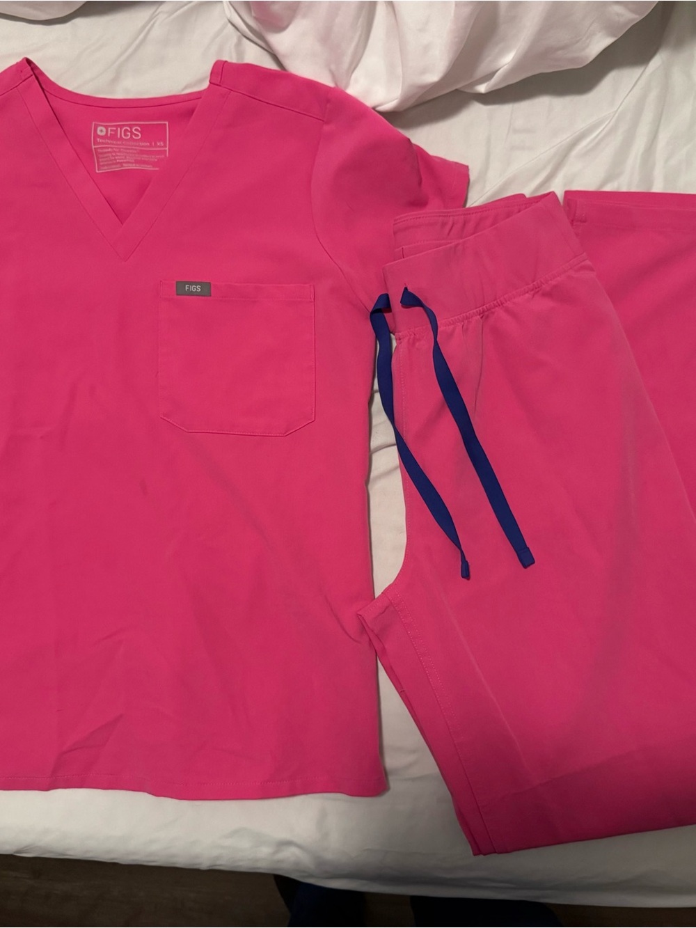 FIGS Women's Scrub Set in Hot Pink with Navy Drawstrings
